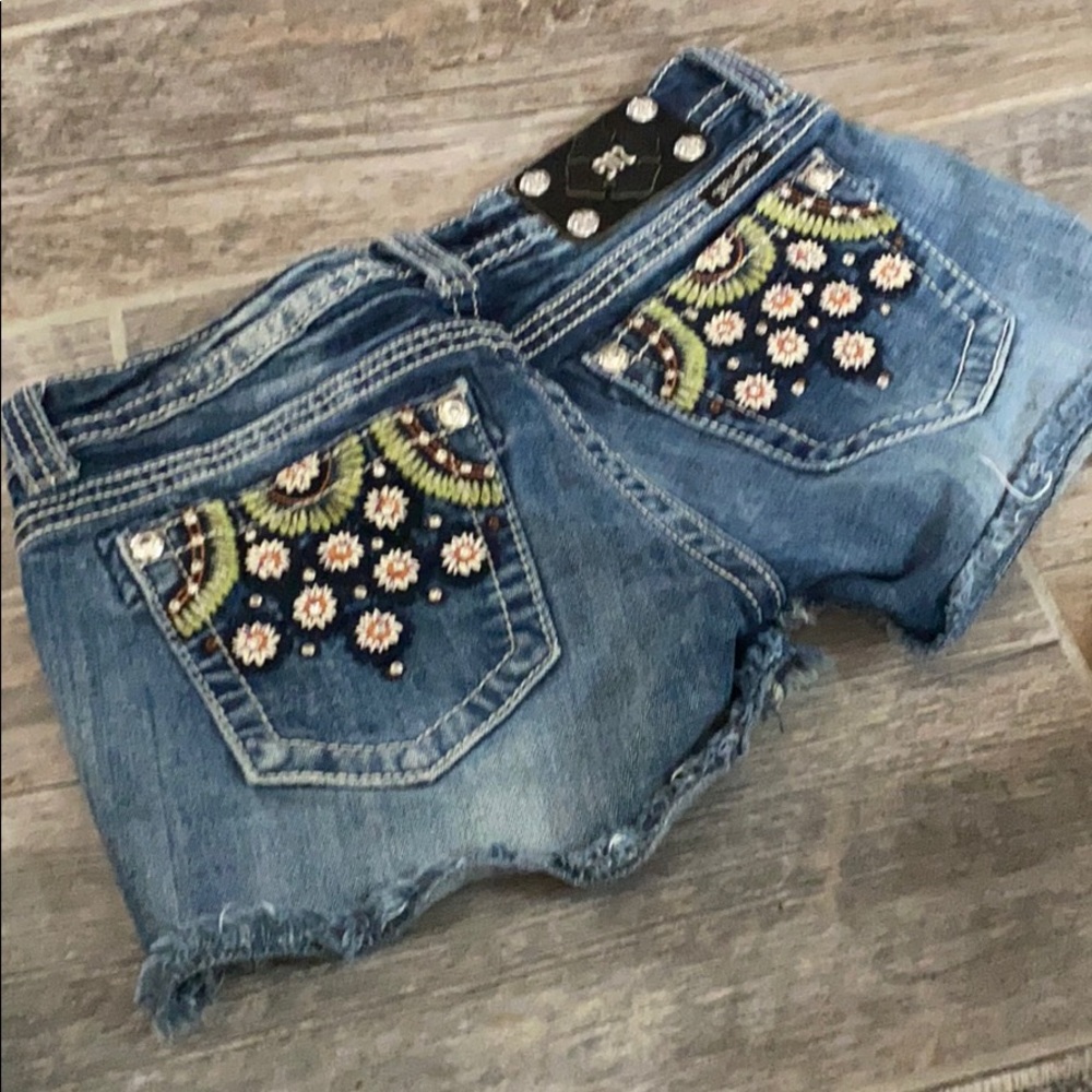 MISS ME JEANS ‘FLOWER RAIN' SHORTS 27 - Picture 4 of 9